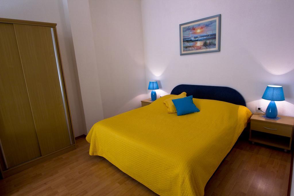 Apartments And Rooms Dis Vis Room photo