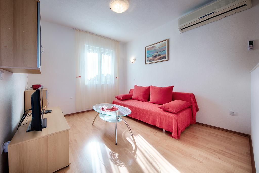 Apartments And Rooms Dis Vis Exterior photo
